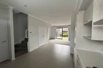 12 Kapia Road, Westgate