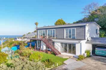 86 Marine Parade, Bluff