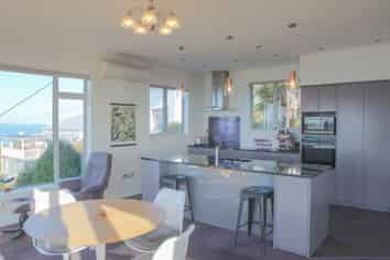 86 Marine Parade, Bluff