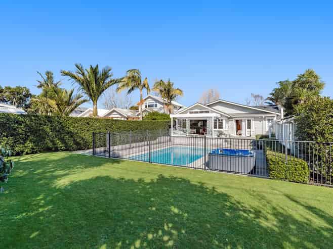 15 Greenfield Road, Epsom