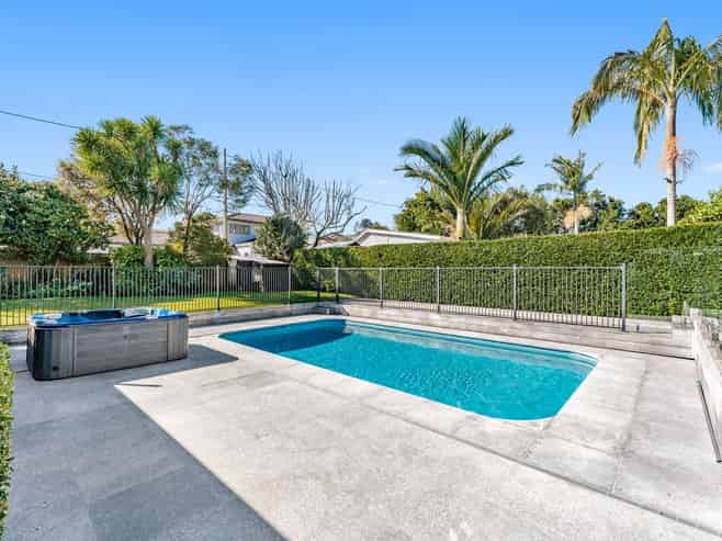 15 Greenfield Road, Epsom