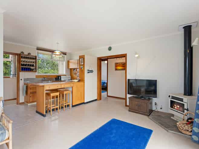 16 Hughes Street, Waikanae Beach