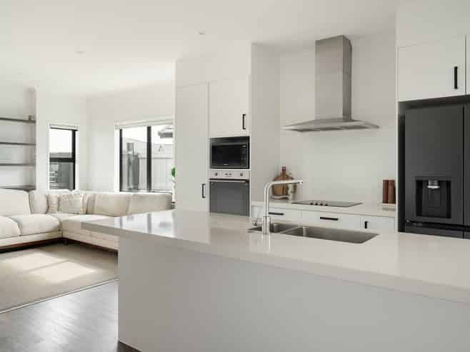 8 Huria Vista, Pyes Pa