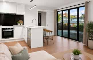 140A Spinella Drive, Bayview