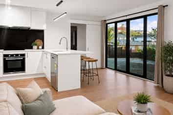 140A Spinella Drive, Bayview