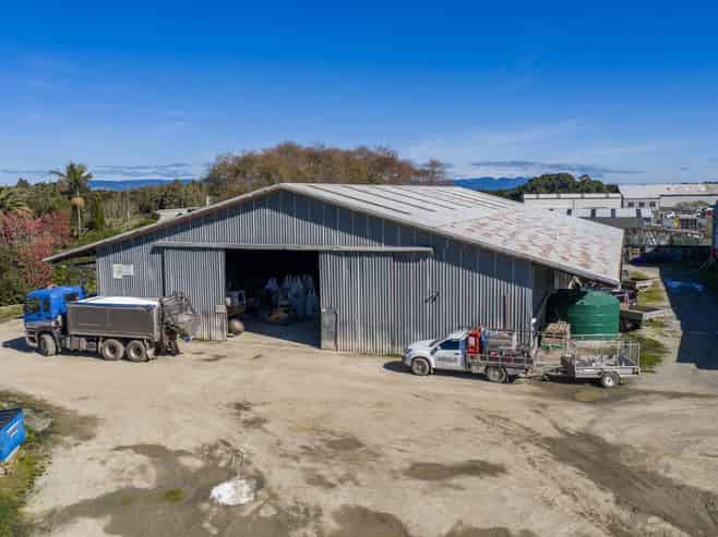 OVER 1800 SQM OF HIGH STUD FLOOR AREA
