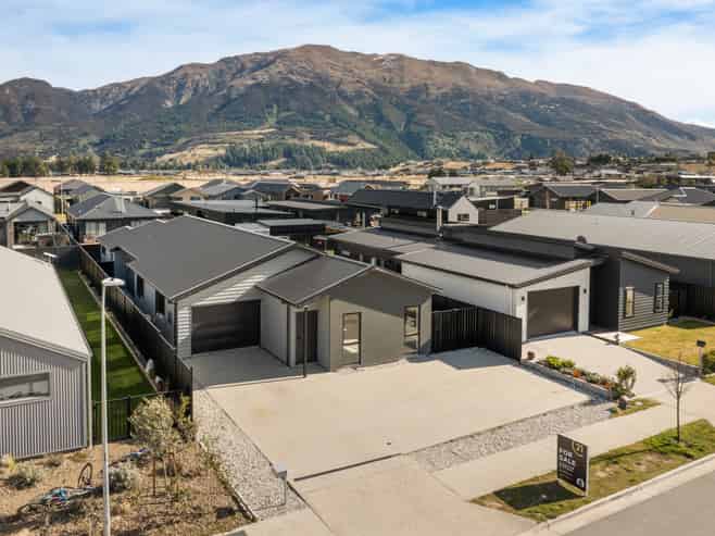 10 Waddell Street, Lake Hawea