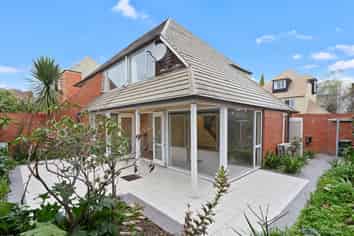 1/10 Cranmer Square, Christchurch Central