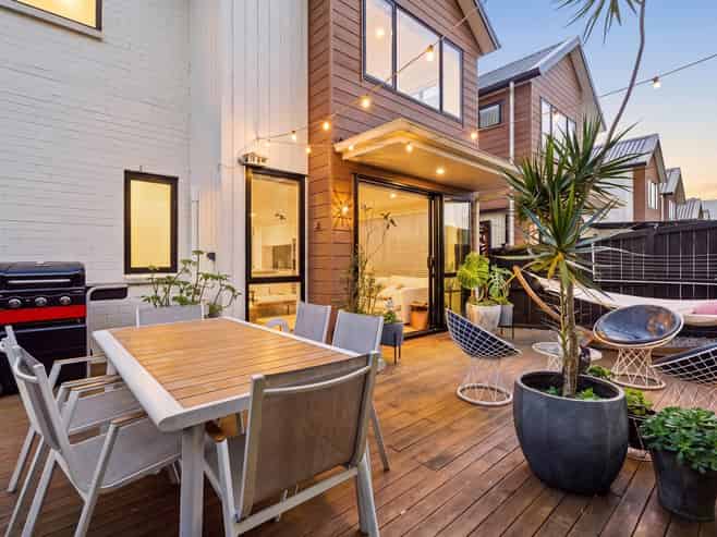 56  Seafarer Crescent, Stanmore Bay