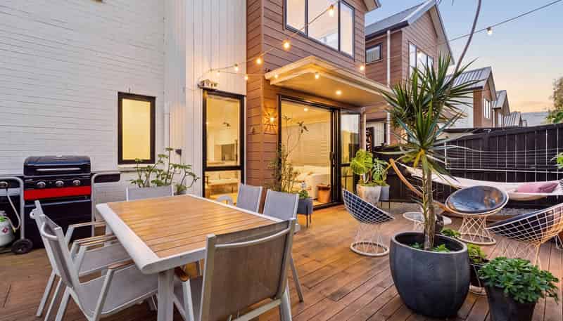 56  Seafarer Crescent, Stanmore Bay