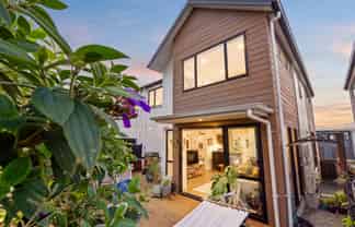 56  Seafarer Crescent, Stanmore Bay