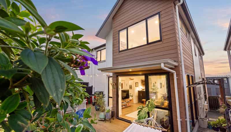 56  Seafarer Crescent, Stanmore Bay