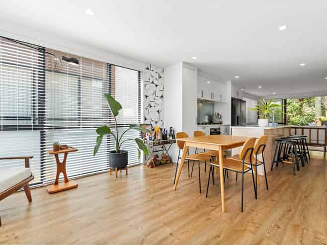 56  Seafarer Crescent, Stanmore Bay