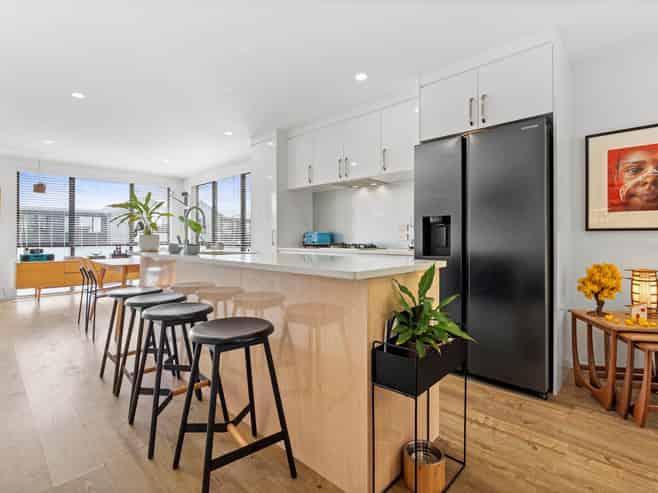 56  Seafarer Crescent, Stanmore Bay