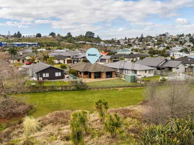 79 Solomon Street, Brookfield