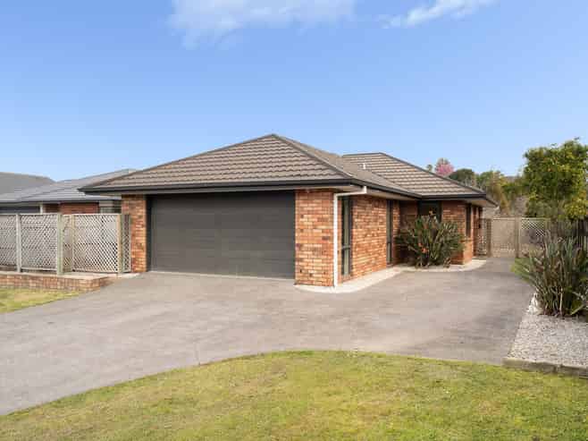 79 Solomon Street, Brookfield