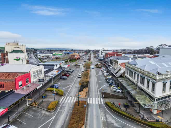 Incredible SH1 location in the heart of Gore