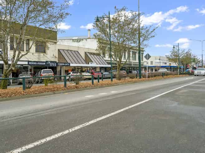 Incredible SH1 location in the heart of Gore