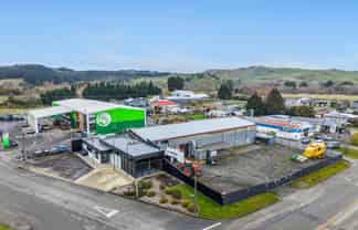 Industrial yard, shed, showroom with great profile