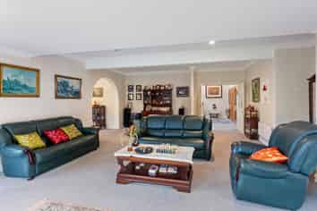 2 Sunglo Terrace, Otaki