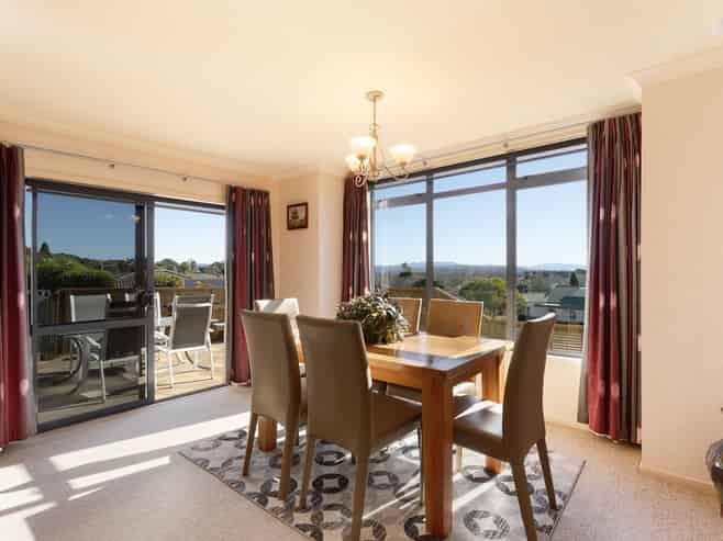 15 Rowesdale Drive, Ohauiti