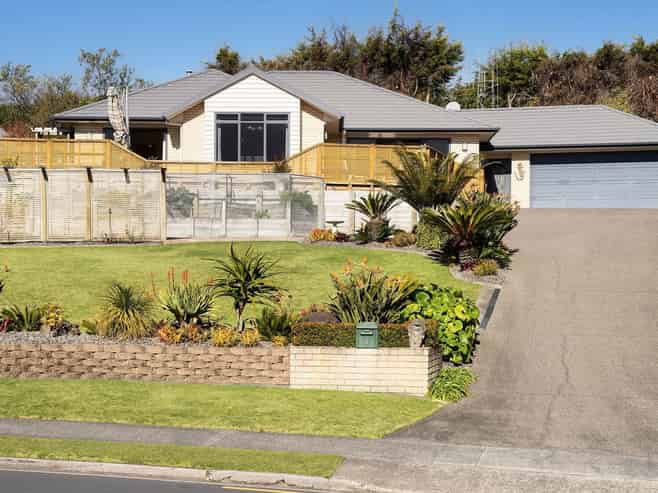 15 Rowesdale Drive, Ohauiti