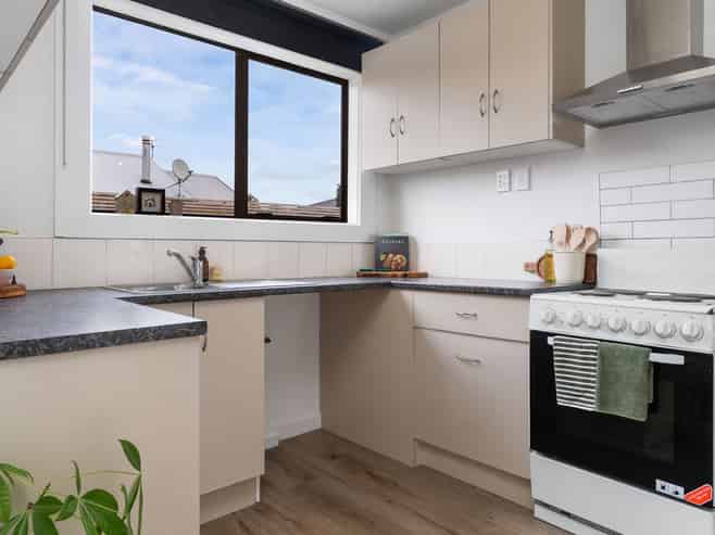 1/17 Johns Road, Belfast