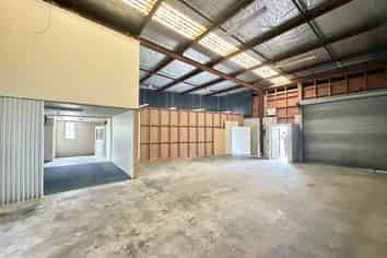 Bring an offer! Flexible Industrial Unit | 210m2