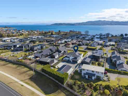 20 Pukenamu Road, Rainbow Point