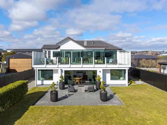 20 Pukenamu Road, Rainbow Point
