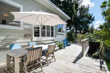 80 Mountain Road, Henderson Valley