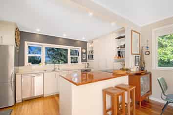 80 Mountain Road, Henderson Valley