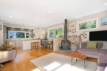 80 Mountain Road, Henderson Valley