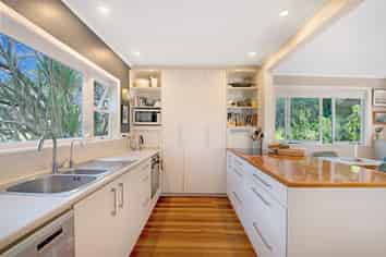 80 Mountain Road, Henderson Valley