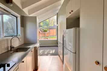 11A De Val Drive, Titirangi