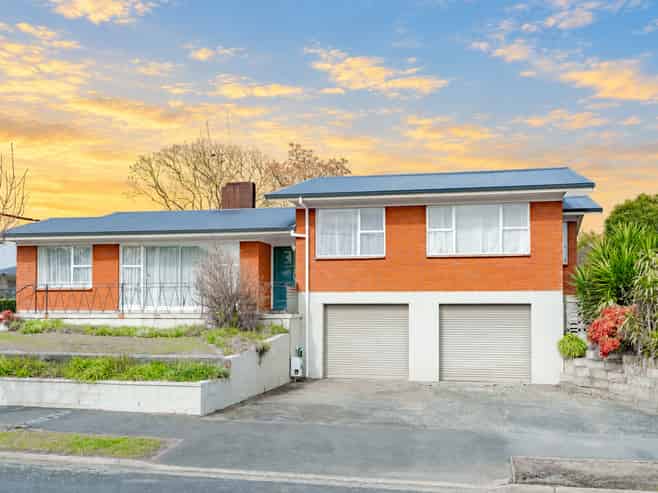 6 Stewart Place, Melville