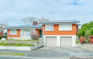 6 Stewart Place, Melville