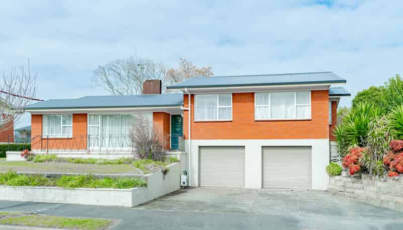 6 Stewart Place, Melville