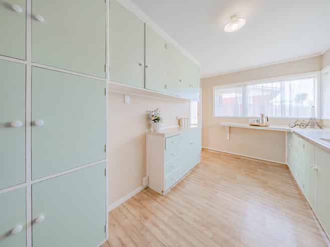 6 Stewart Place, Melville