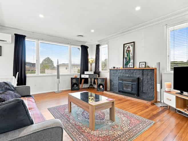 57 Chorley Avenue, Massey