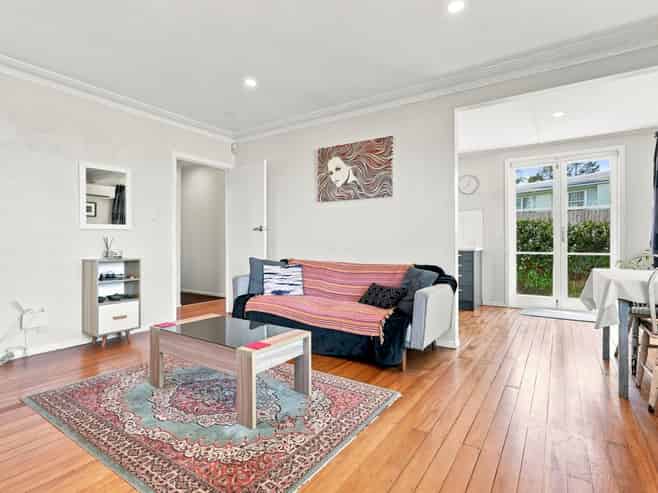 57 Chorley Avenue, Massey