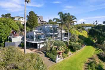 6577 Pouto Road, Pouto