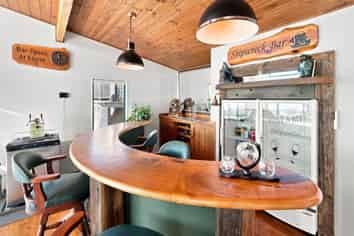 6577 Pouto Road, Pouto