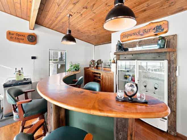6577 Pouto Road, Pouto