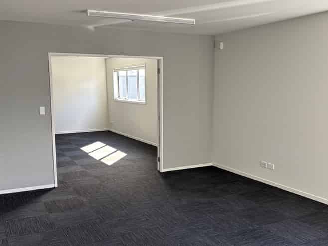 Premium Industrial Unit in Secure Business Complex