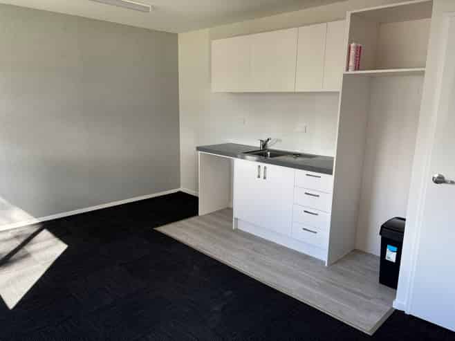 Premium Industrial Unit in Secure Business Complex