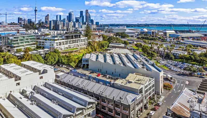 1V & 1W/128 Saint Georges Bay Road, Parnell