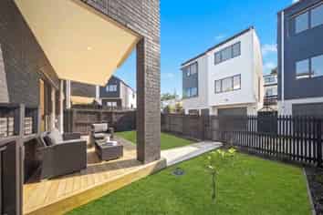 44/20 Melia Place, Stanmore Bay