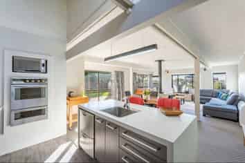 85 Poplar Street, Gleniti
