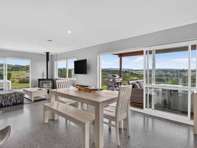 52 Daniel Parade, Mangawhai